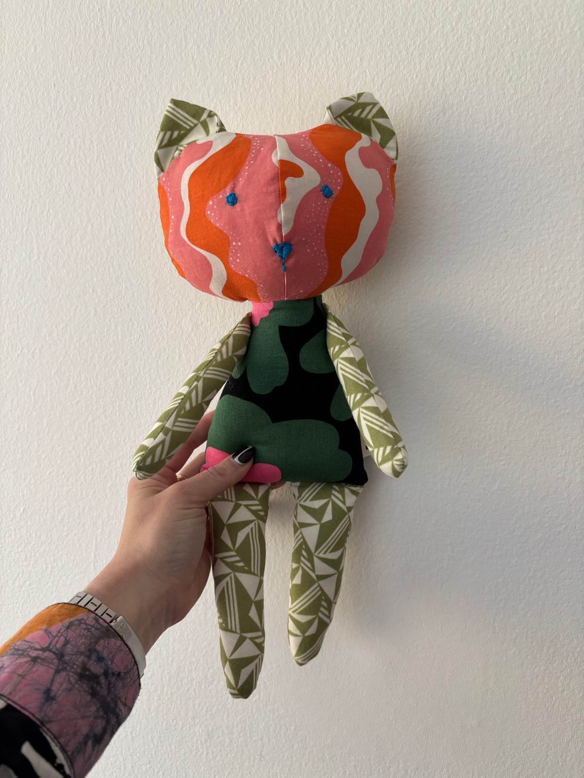 Fabric scrap gato