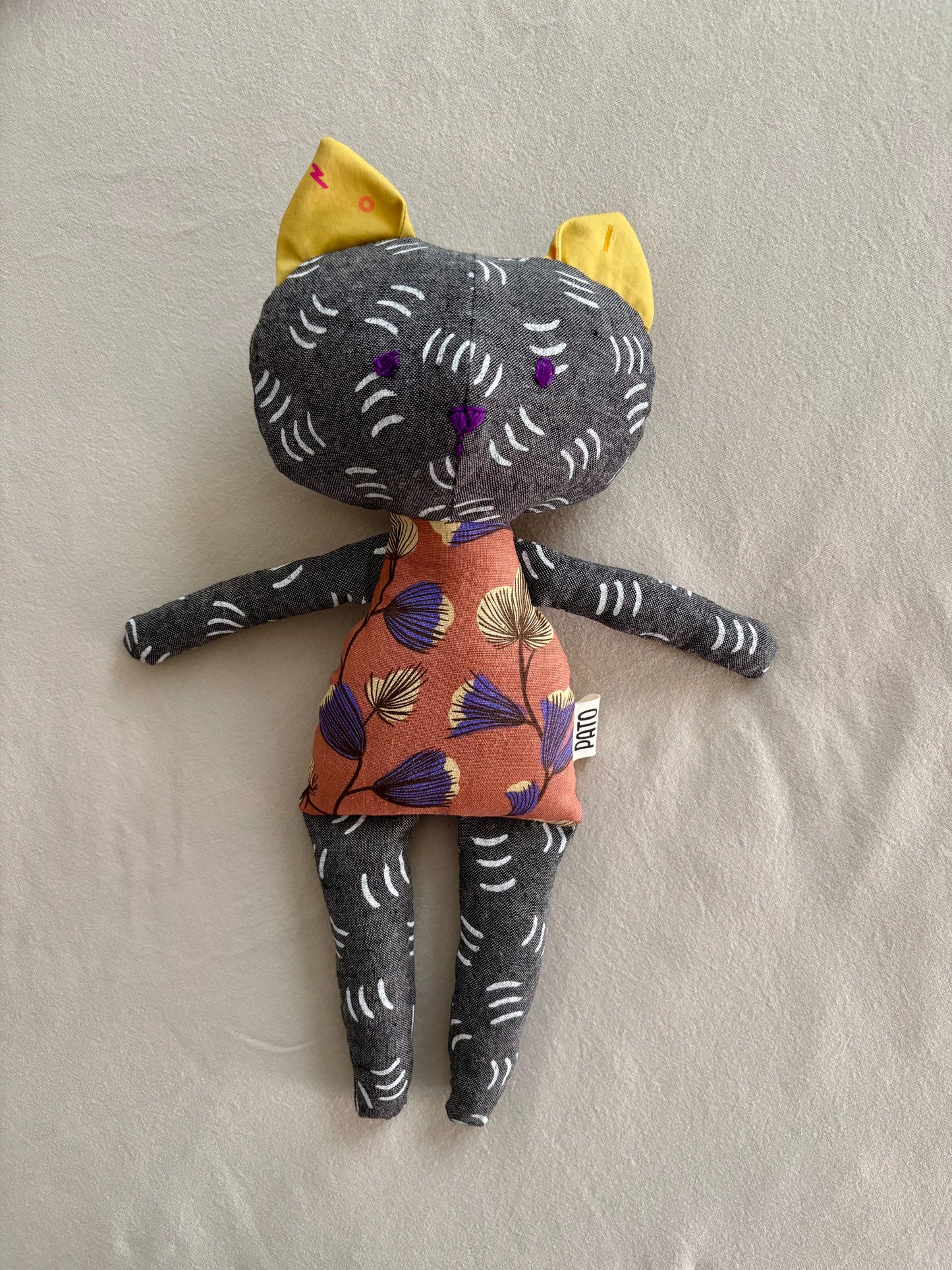 Fabric scrap cat