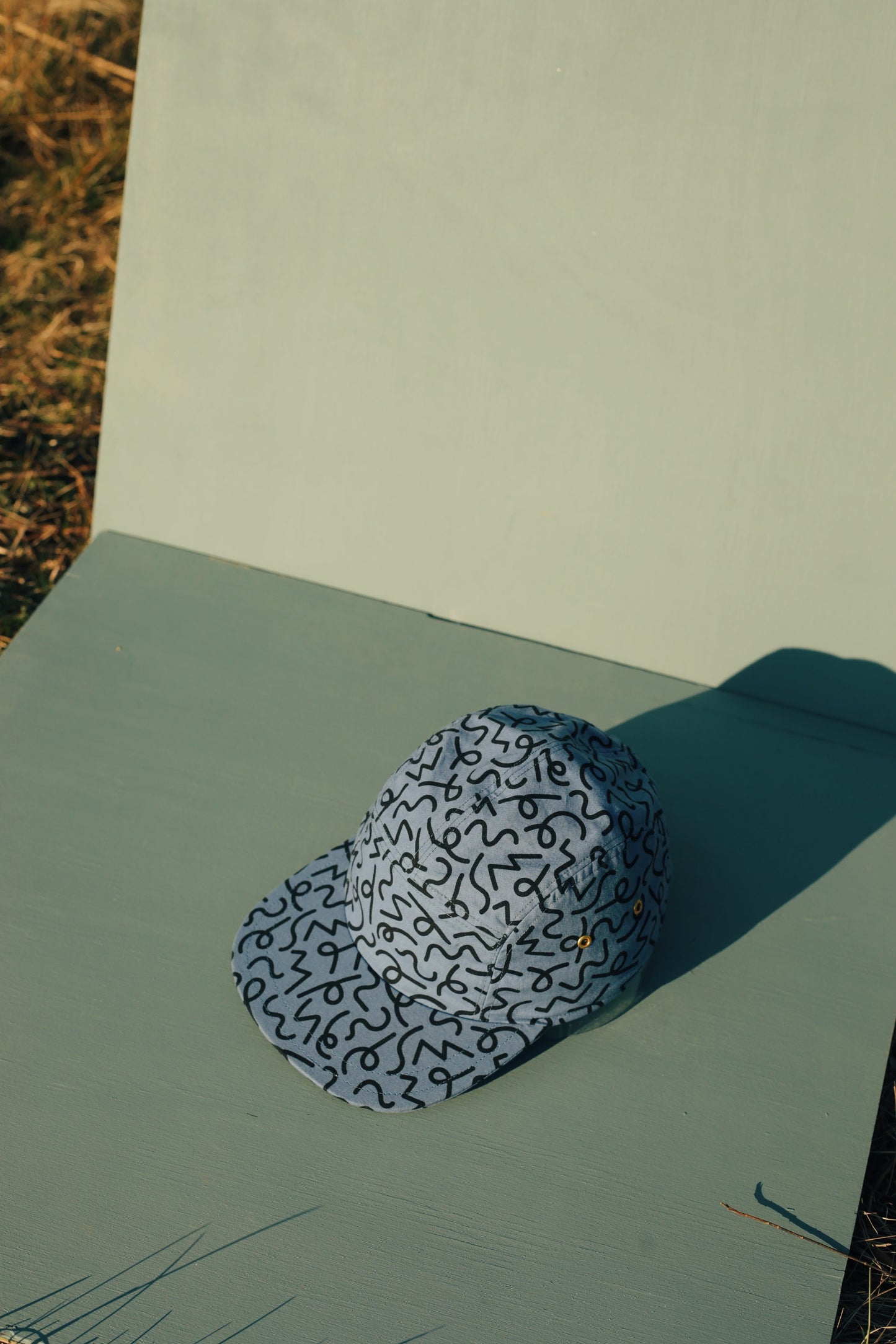 Blue squiggle print 5-panel hat