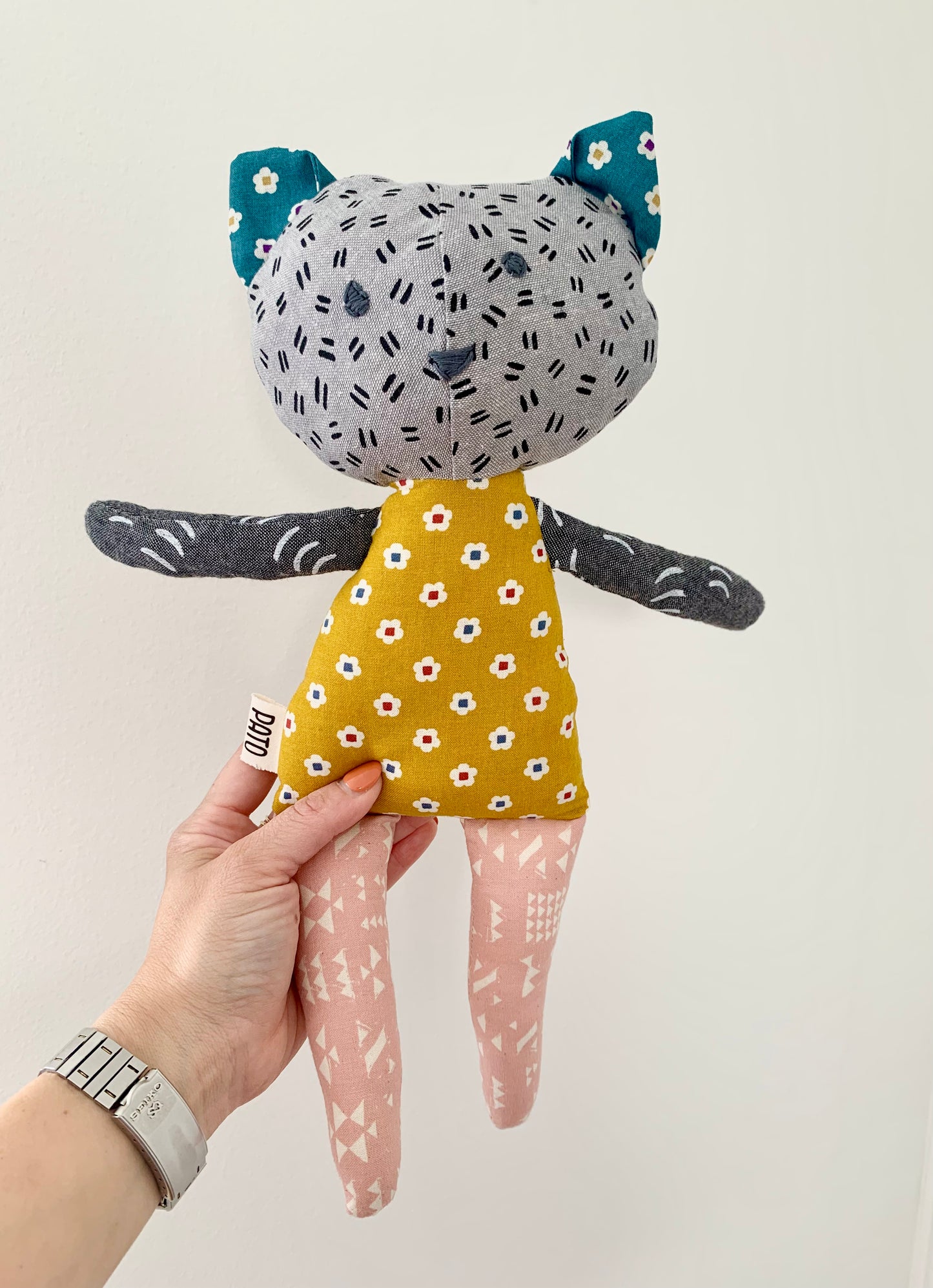 Fabric scrap cat