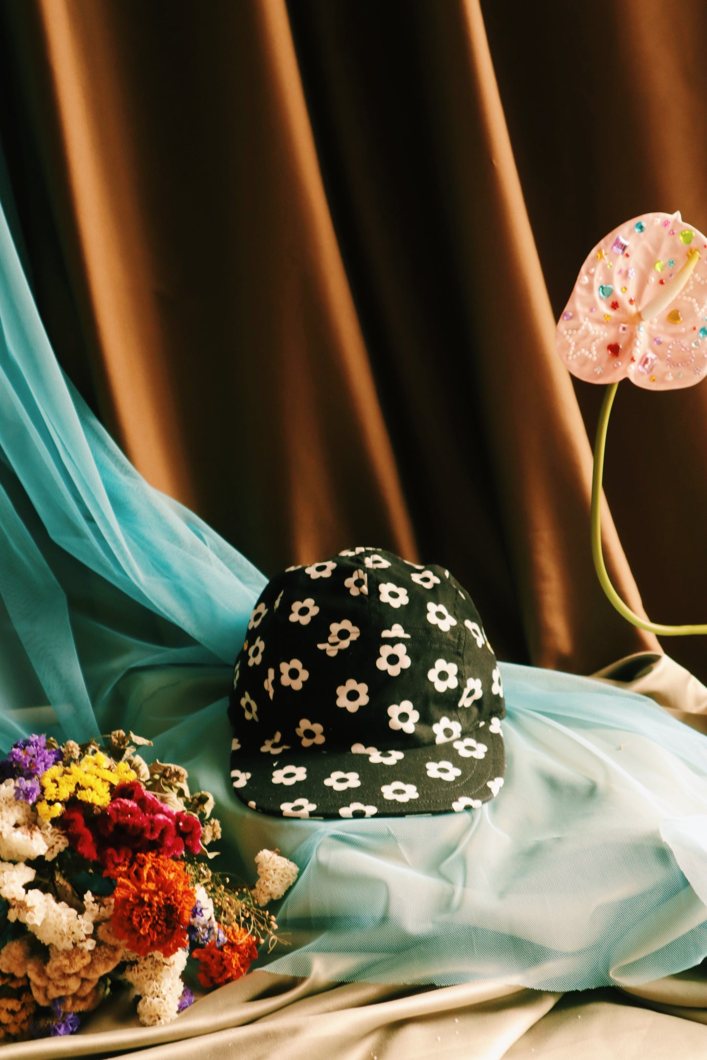 Black/white floral print 5-panel hat