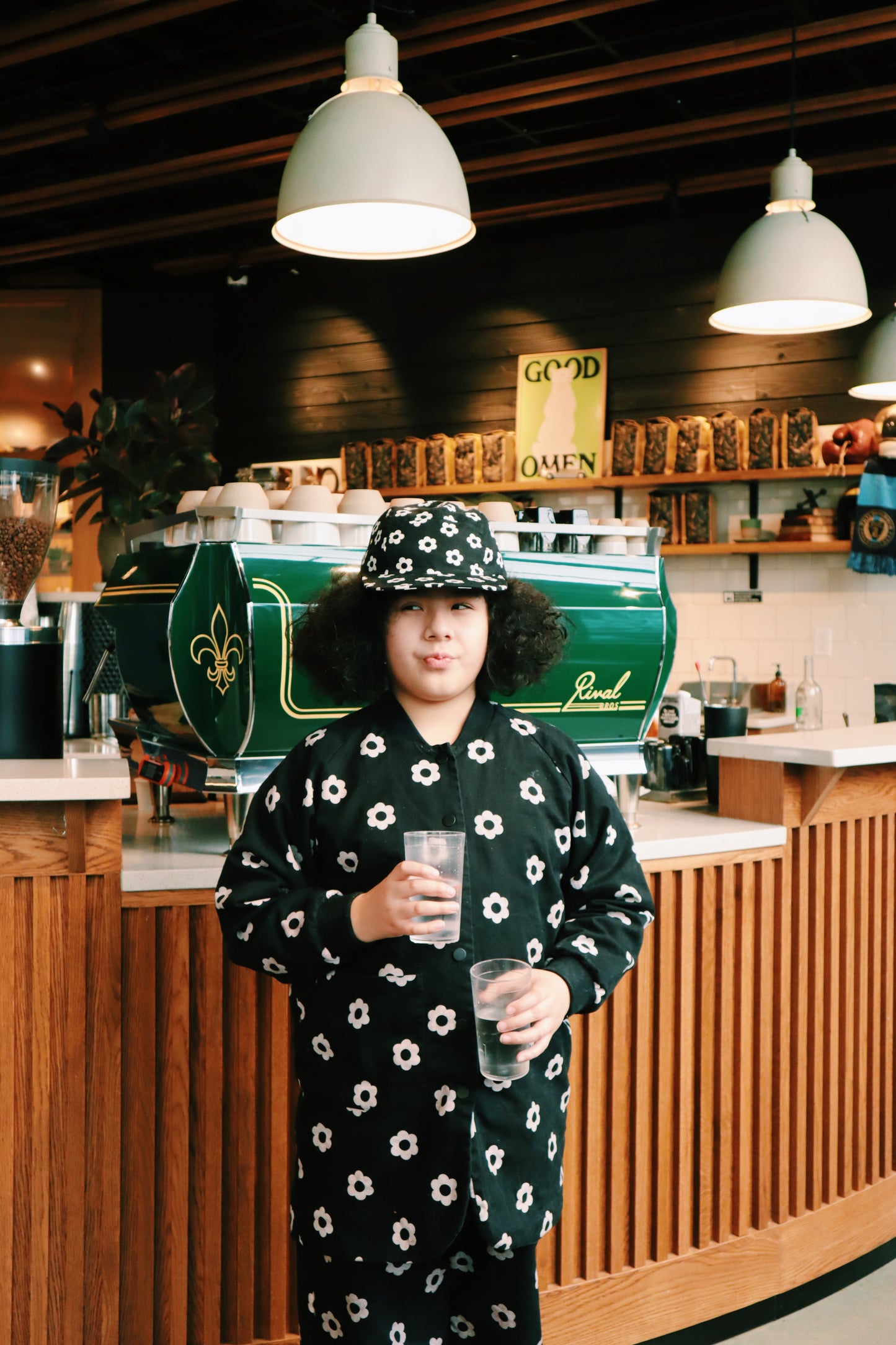 Black/white floral print 5-panel hat