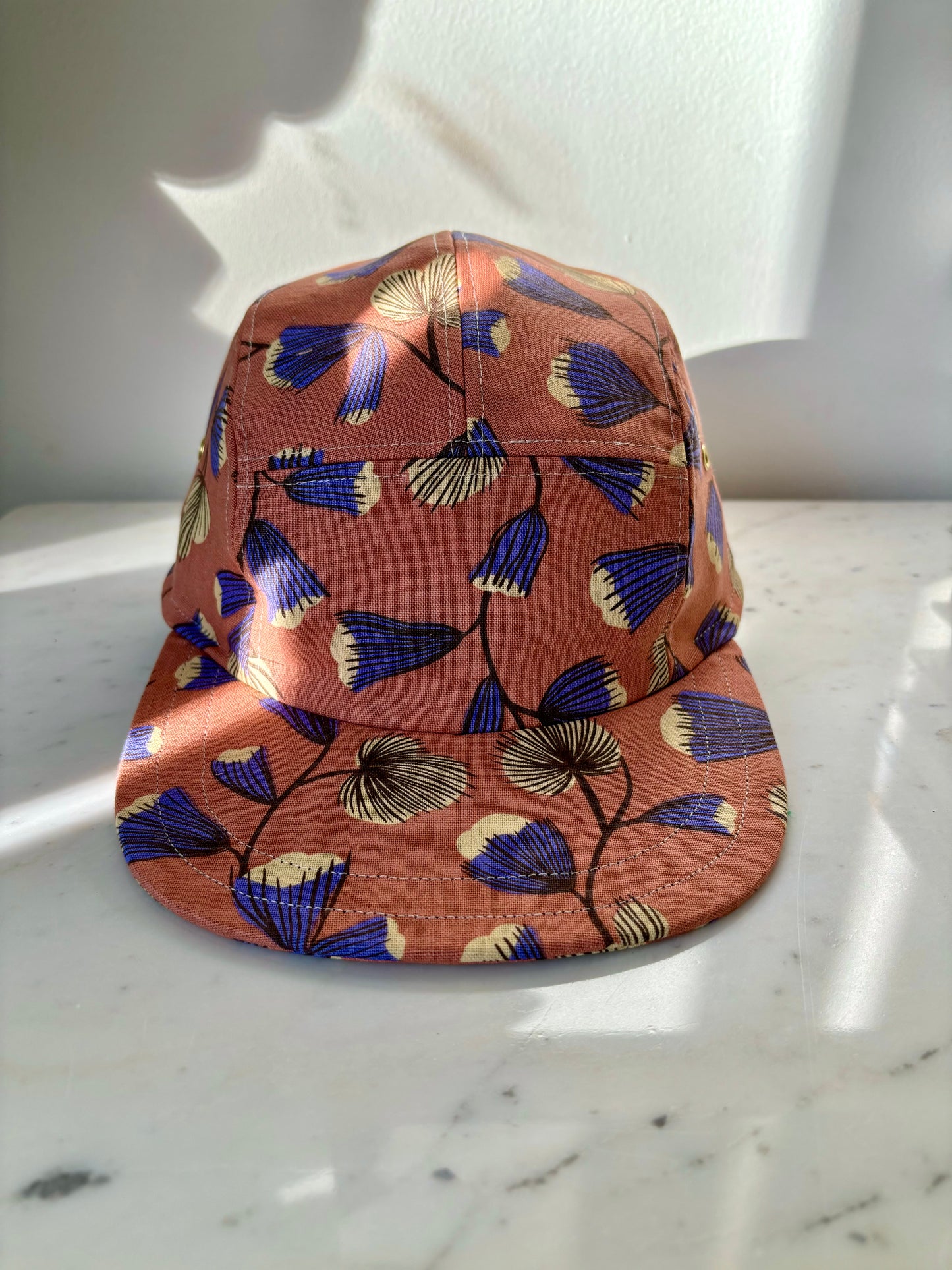Mauve floral print 5-panel hat