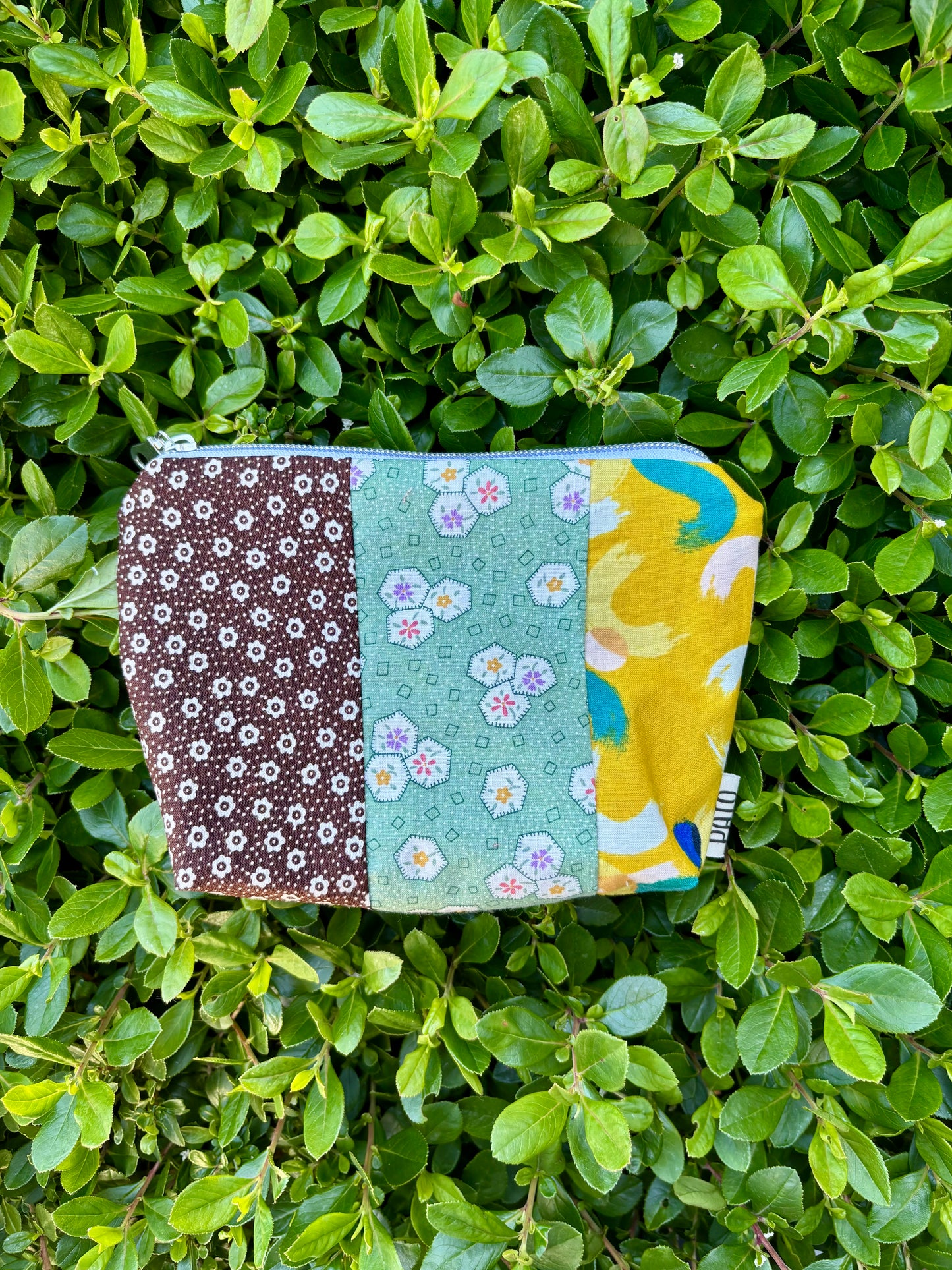 Scrap zip pouch