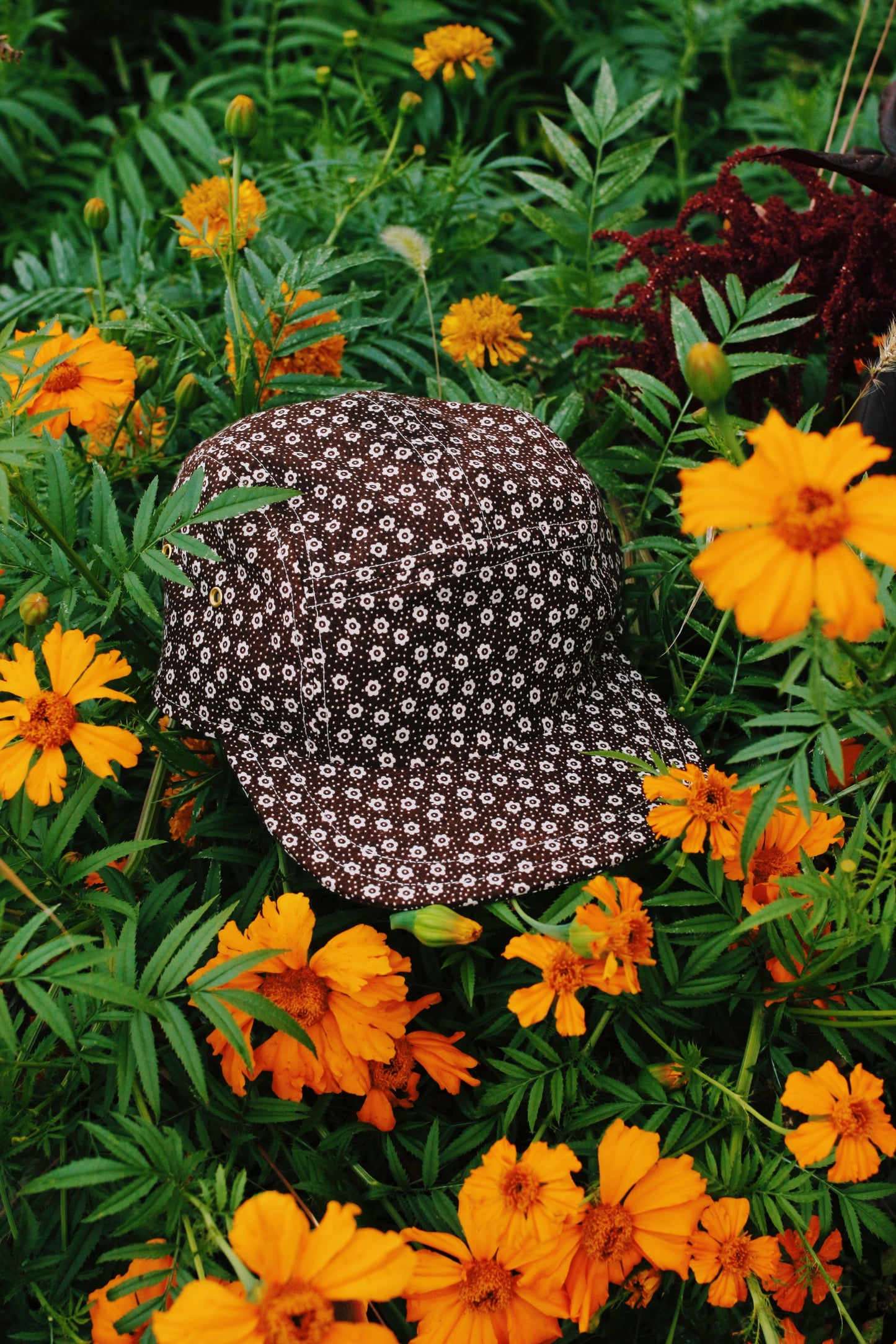 Vintage brown floral print 5-panel hat