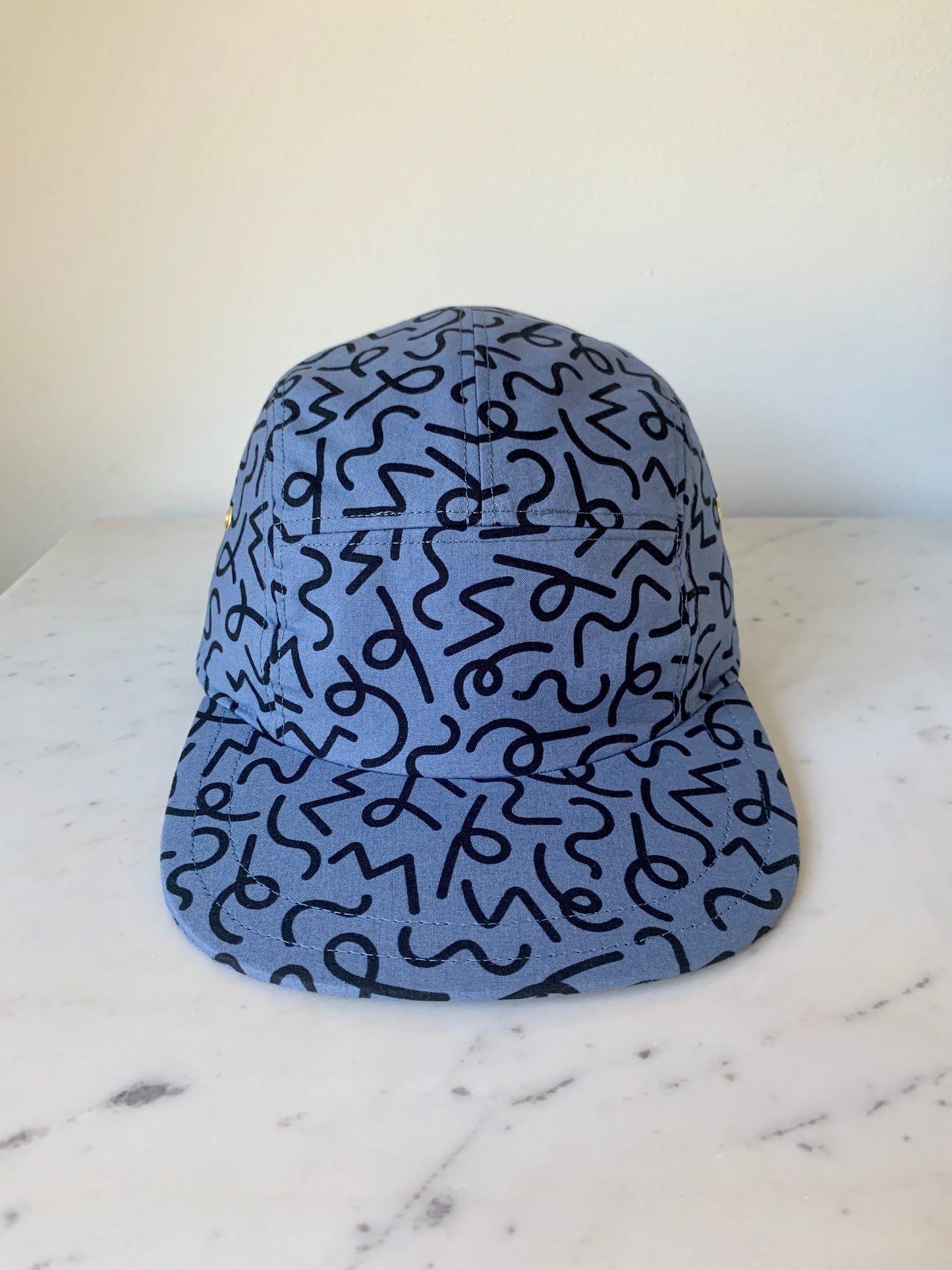 Blue squiggle print 5-panel hat
